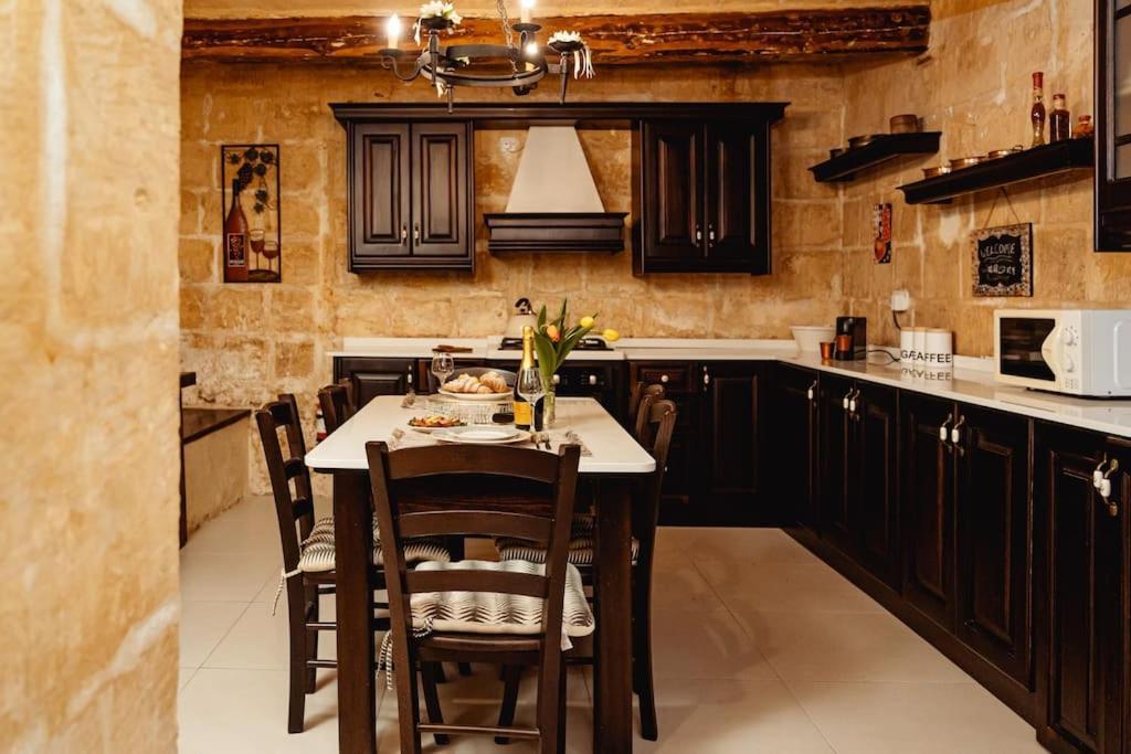Enchanting 2Bdr Townhouse In Valletta Centre! Exteriér fotografie
